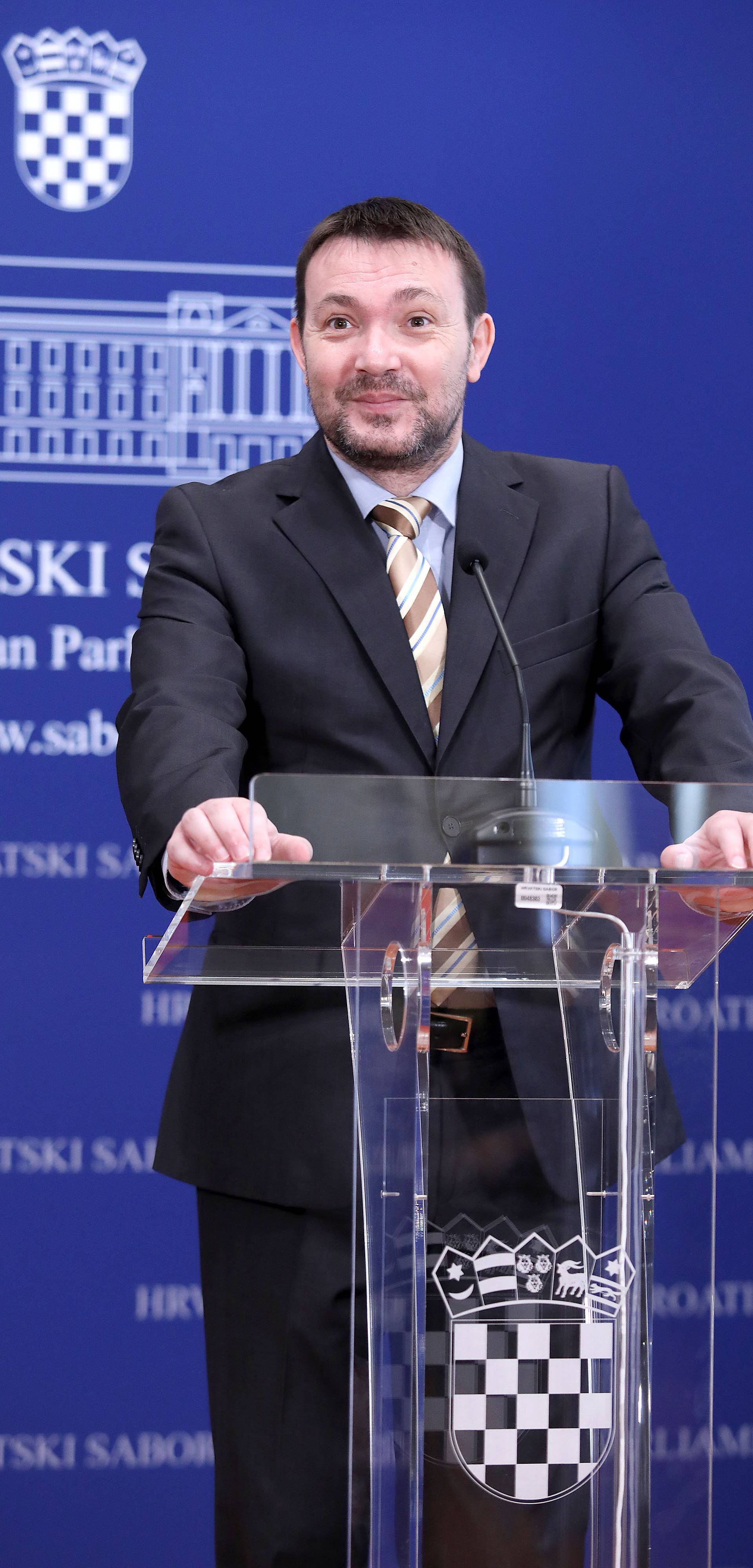 Zagreb: Zastupnik SDP-a Arsen Bauk na konferenciji za medije