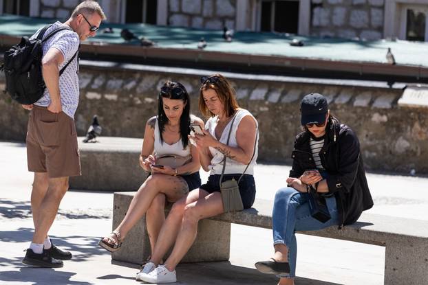 Sunčan i topao dan u Dubrovniku