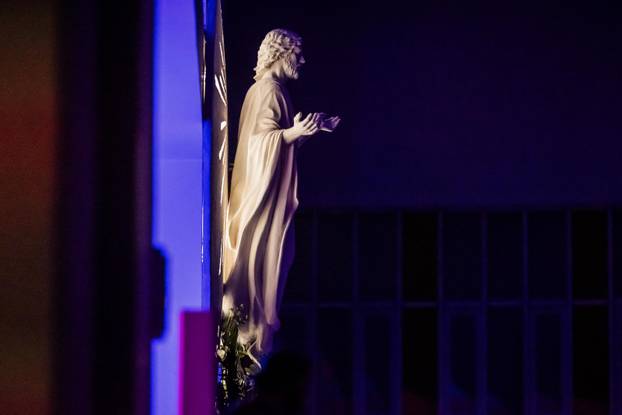 Split: U crkvi Srca Isusova održano je klanjanje za mlade kao odgovor na Noć vještica