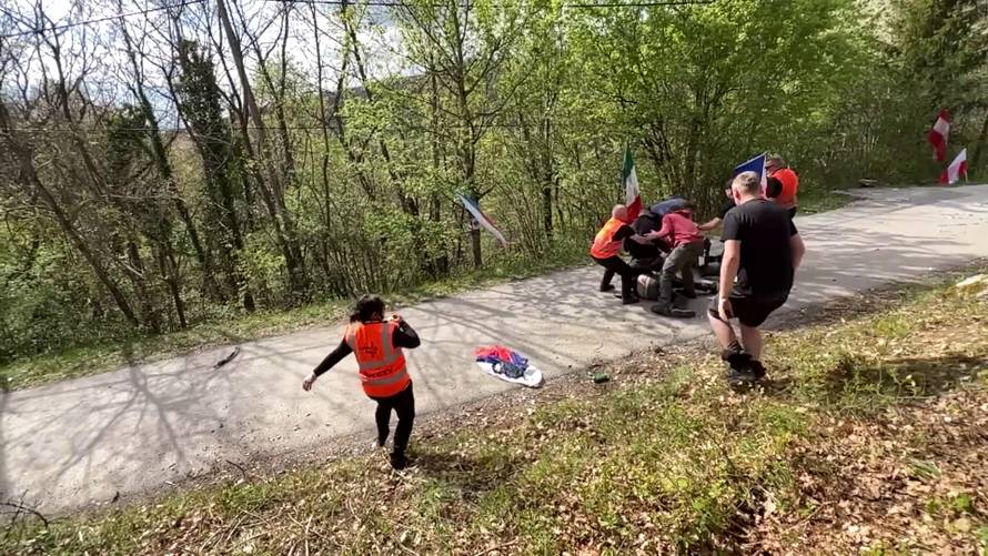 VIDEO Mlatili se na stazi WRC-a u Hrvatskoj, dobili 760 € kazne i godinu dana zabrane na reli!