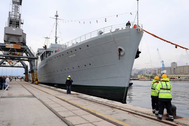 Rijeka: Brod Galeb dotegljen je u riječku luku