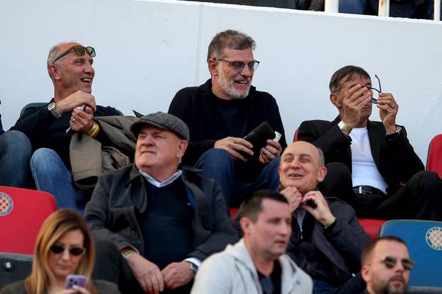 Split: Navijači na tribinama prate utakmicu Hajduk - Dinamo 