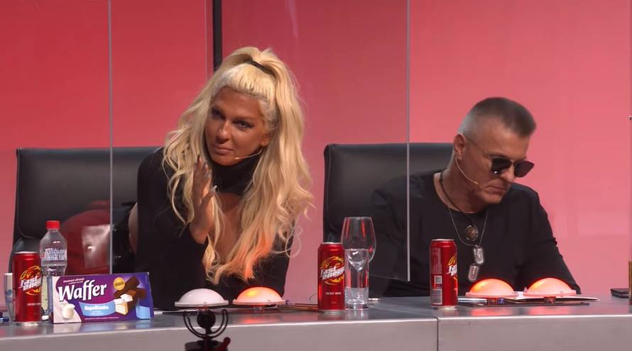 'Svi govore da sam od plastike, a ja sam operirala samo grudi'