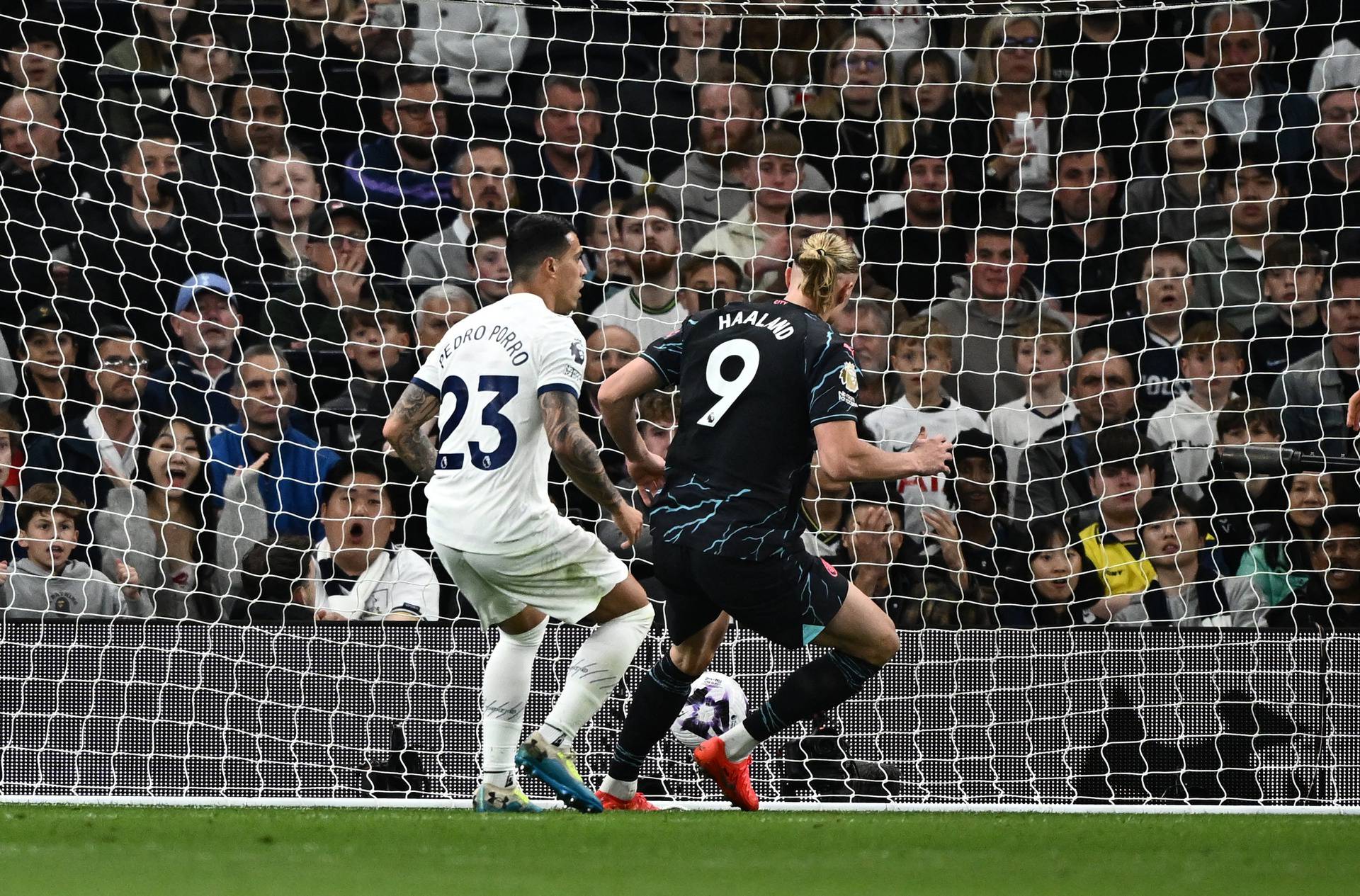 Premier League - Tottenham Hotspur v Manchester City