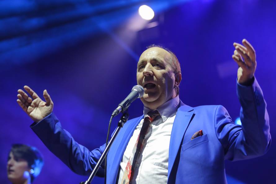 Frankfurt gorio do pet ujutro: 'Na Grdovićev hit trgali majice'