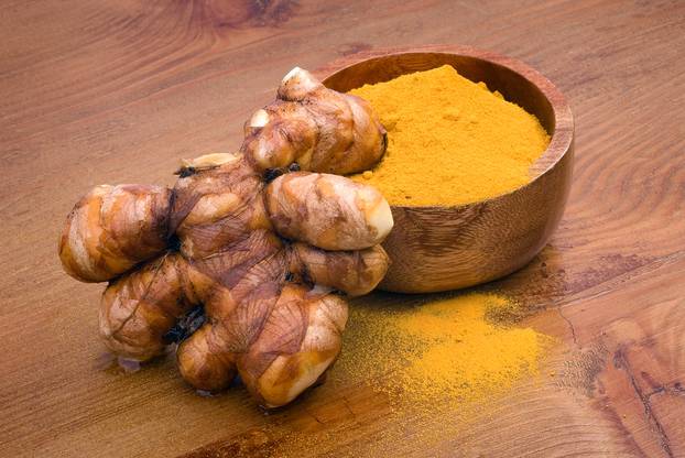 Turmeric root (Curcuma longa)