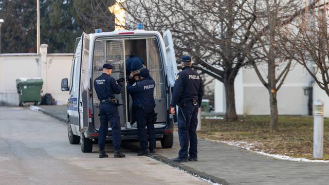 Vukovar: Privođenje Općinskom državnom odvjetništvu osumnjičenih za napad na maloljetnike 