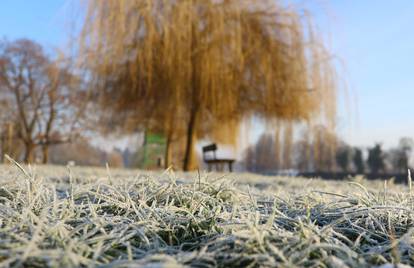 Karlovac: Hladno jutro uz rijeku Koranu