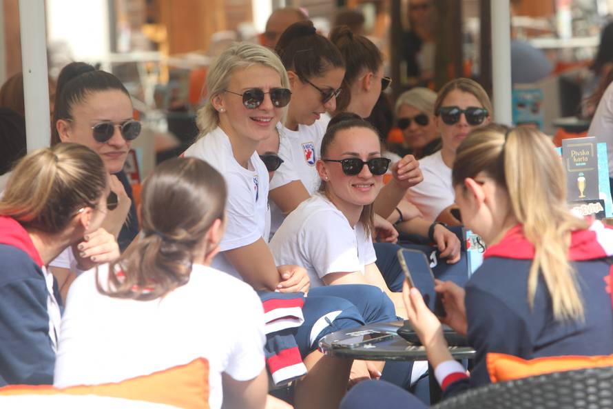 Karlovac: Rukometašice na druženju sa građanima