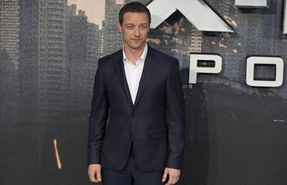 Zabio se u zid: James McAvoy na snimanju je slupao Porsche