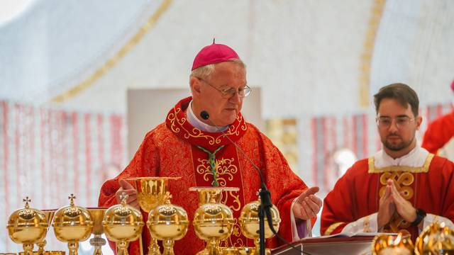 Solin: Svečana misa i ustoličenje novog Splitsko-makarskog nadbiskupa Zdenka Križića