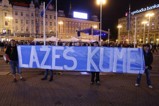Zagreb: Predizborni skup Milana Bandi?a na trgu bana Jela?i?a