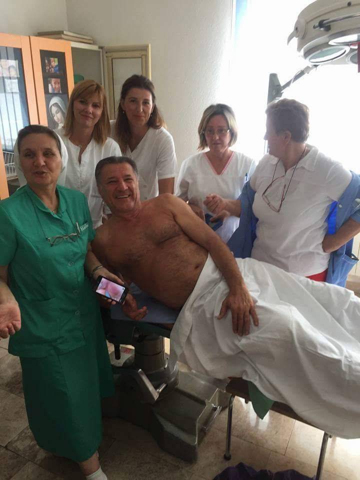 Nasmijan, ali zabrinut: Zdravka Mamića u bolnici čuva policija
