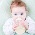 Djeci do šestog mjeseca uopće ne treba nuditi vodu ni napitke