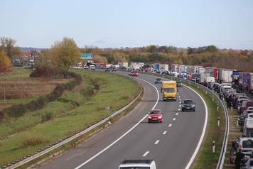Zagreb: Zbog nesreće između Jakuševca i Kosnice stvaraju se velike gužve
