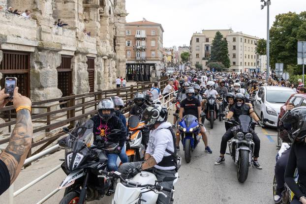 Defile kroz Pulu na najvećem susretu Croatia Bike Week