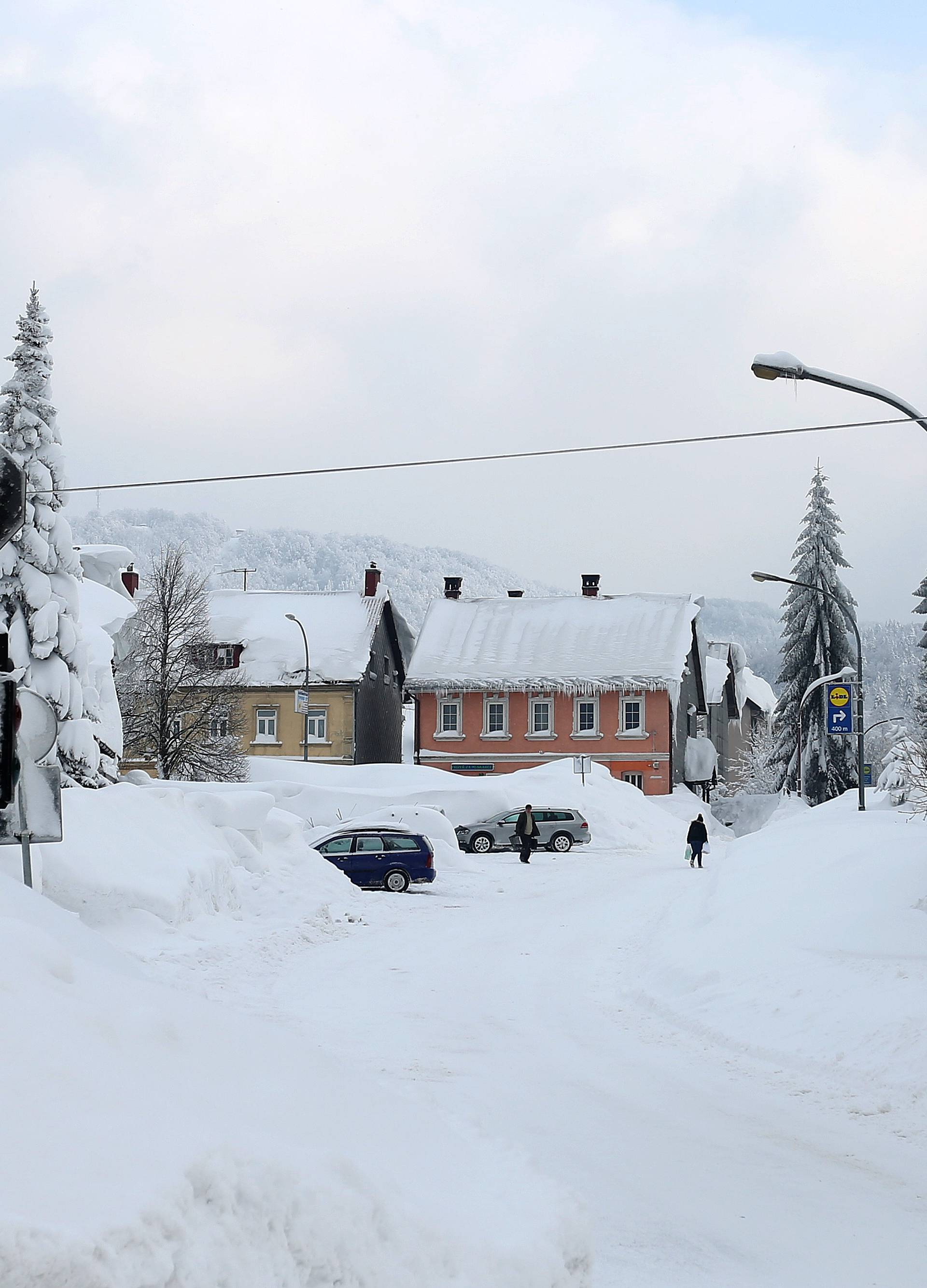 Nakon rekordnih visina snijega, u Delnicama je sada sve 'crno'