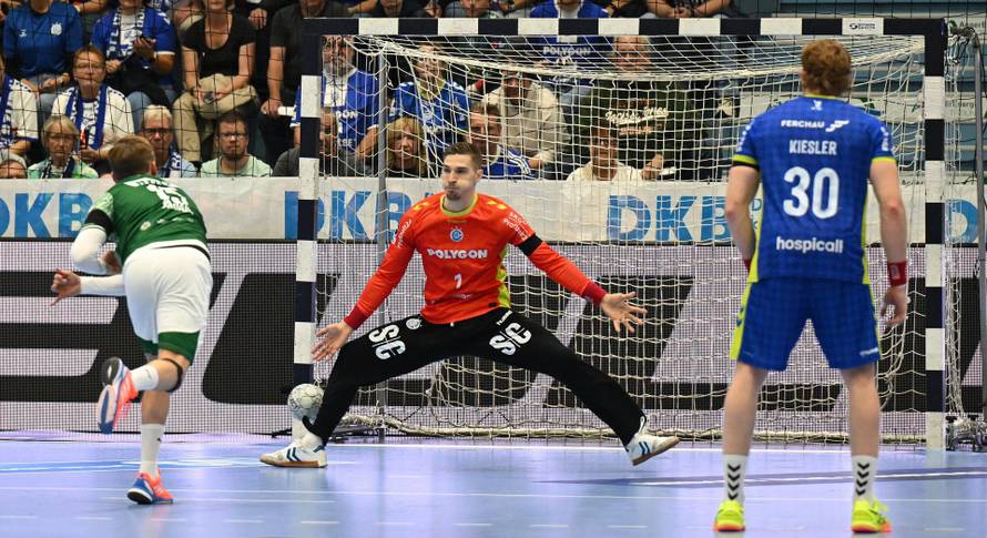 GER, VfL Gummersbach vs. Fuechse Berlin, Handball, Daikin 1. Bundesliga, 4. Spieltag, Spielzeit 2025-2026, Schwalbe Arena Gummersbach, 14.09.2025