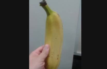 Iznenađenje: Obradovao se banani kao nikada prije