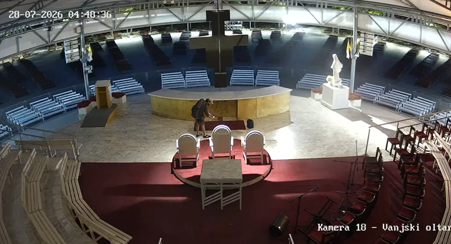 Poruka na poljskom, citiranje Biblije, evo što su pisali vandali koji su oštetili Gospin kip