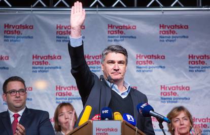 Premijer Milanović se bori kao lav. Samo da bi ostao na vlasti