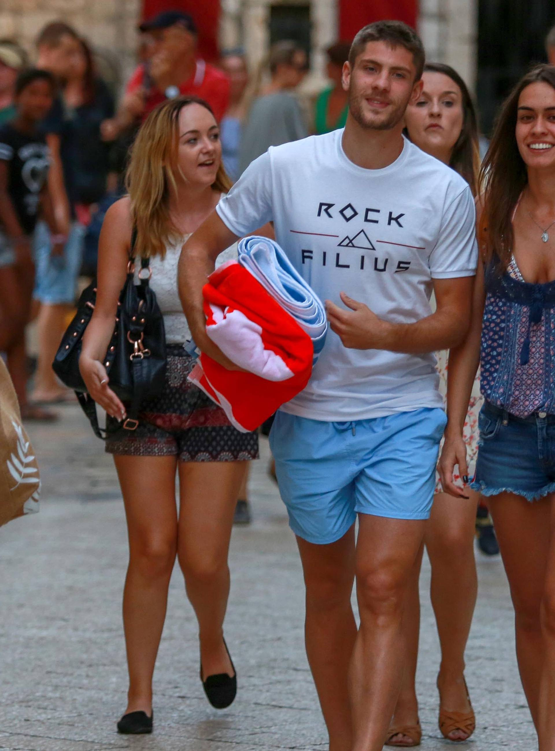 Više ju ne skriva. Kramarić sad ljubi studenticu veterine Miju