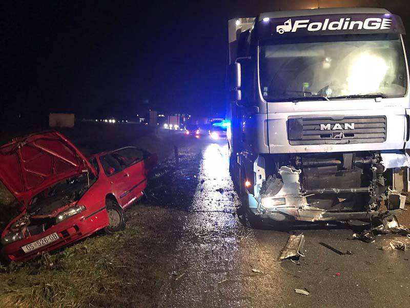 Strava kod Osijeka: U sudaru auta i kamiona poginulo dijete
