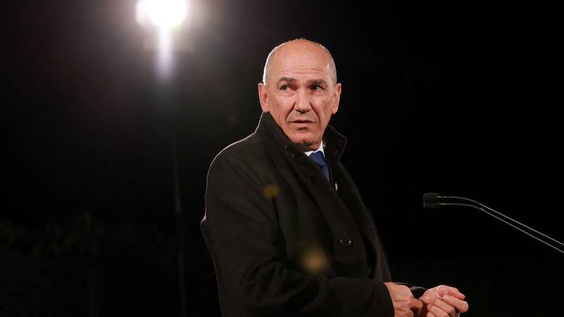 Janša na korak do povratka. Dobio mandat za vladu