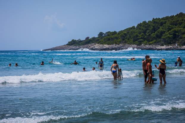 Lumbarda: Pjesčana plaža Pržina na južnoj strani Korčule 