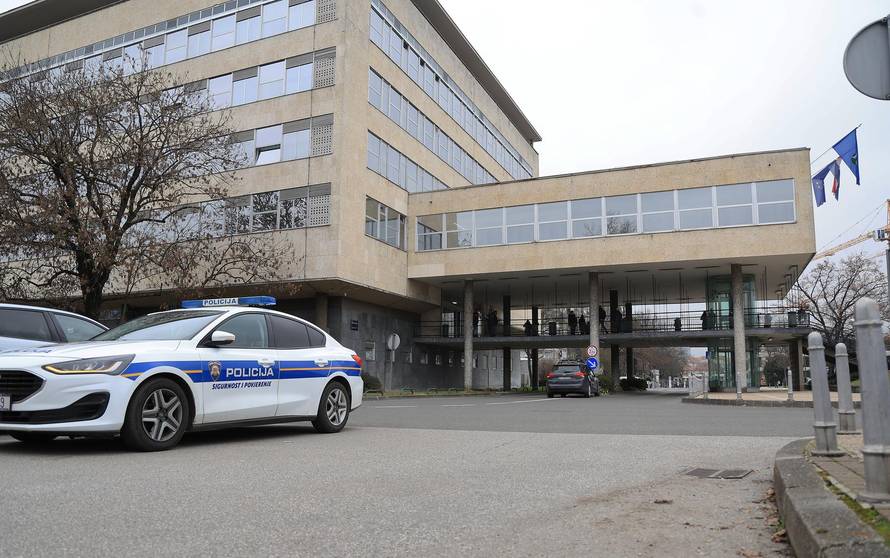 Zagreb: Evakuacija Gradskog poglavarstva zbog dojave o eksplozivnoj napravi