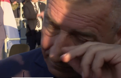 VIDEO Kamere snimile Gotovinu u suzama: Na mimohodu ga dirnula Thompsonova pjesma