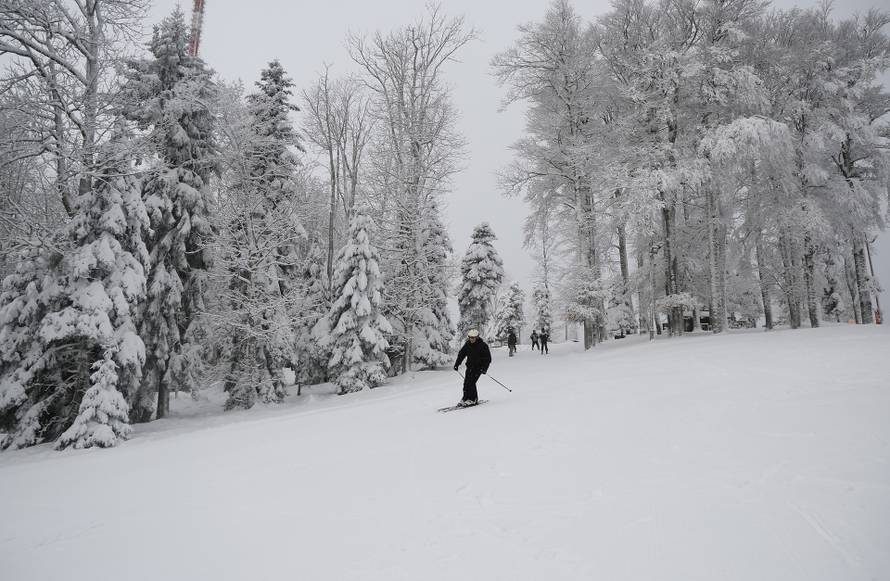 Zagreb: Započela skijaška sezona na Sljemenu 