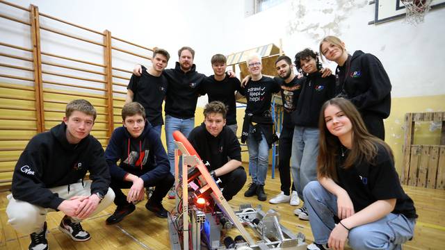 Rijeka: Učenici gimnazije i profesor Goran Boneta izradili su robota