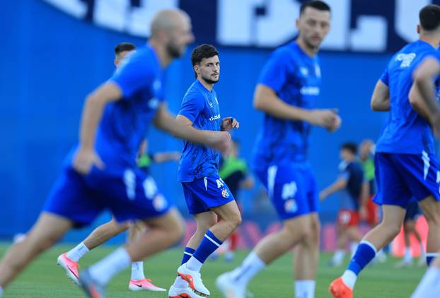 Dinamo i Rudeš sastali se u 3. kolu SuperSport HNL-a, zagrijavanje