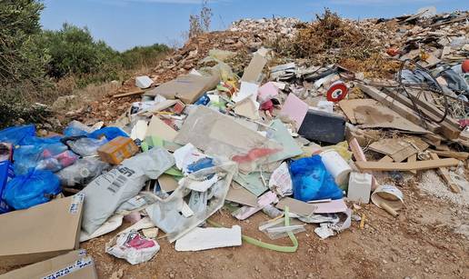 FOTO Ilegalna odlagališta otpada na Šolti: Situacija se lagano otima kontroli...