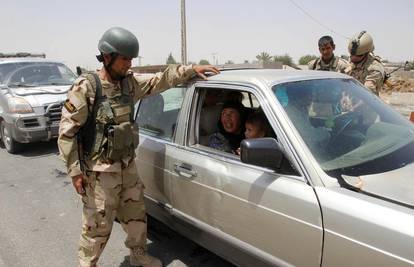 Džihadisti u Iraku zatočili 48 ljudi, oteti i turski veleposlanik