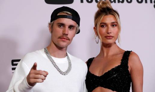 Justin Bieber oglasio se nakon što je prestao pratiti suprugu