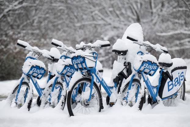 Zagreb: Snijeg zabijelio zapadni dio grada 