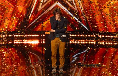 Supertalent: Svestrani Svebor Mihael Jelić glazbenim umijećem zaslužio zlatni gumb