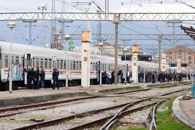 Rijeka: Polazak Bijelog vlaka s Armadom na derbi u Zagreb