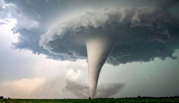 FOTO Jezive prognoze tipa koji tvrdi da je vremenski putnik: 'Što god činili, ne gledajte u to'
