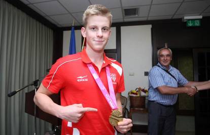 Nova medalja: Nikola Obrovac srebrni na 50 metara prsno...