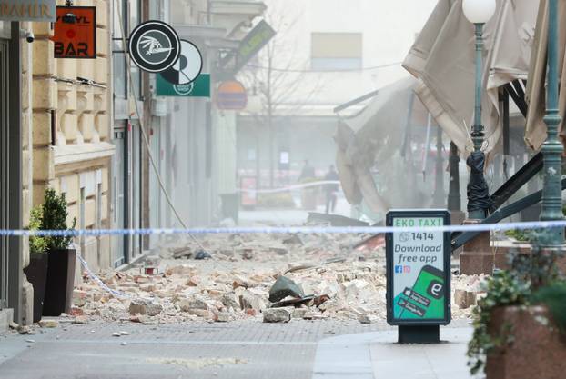 Zagreb: Rušenje pročelja u Bogovićevoj ulici