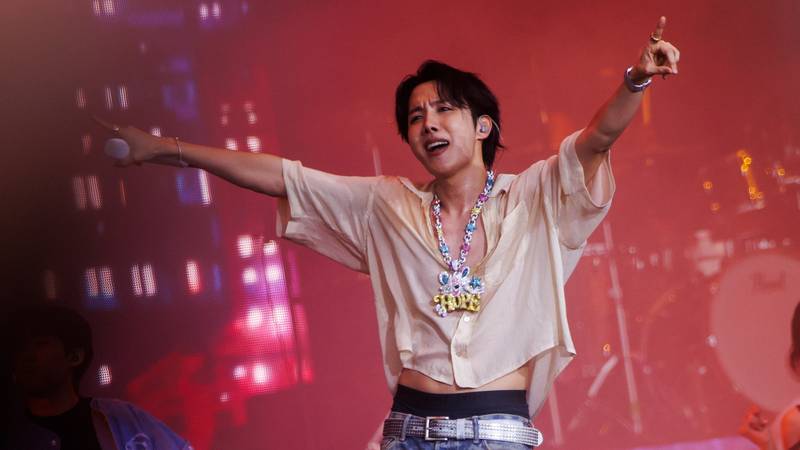Član K-pop grupe BTS zaludio fanove na festivalu u Berlinu: 'Neki su čekali od sedam ujutro'