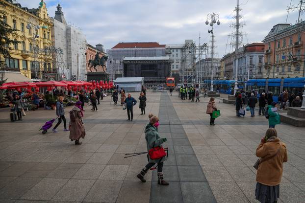 Zagreb: Pozornica za doček Nove godine polako dobiva svoj konačan izgled