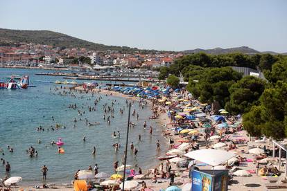 FOTO Prepune plaže u Vodicama