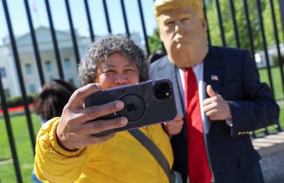 Pametni mobiteli i računala su izuzeti od Trumpovih carina!
