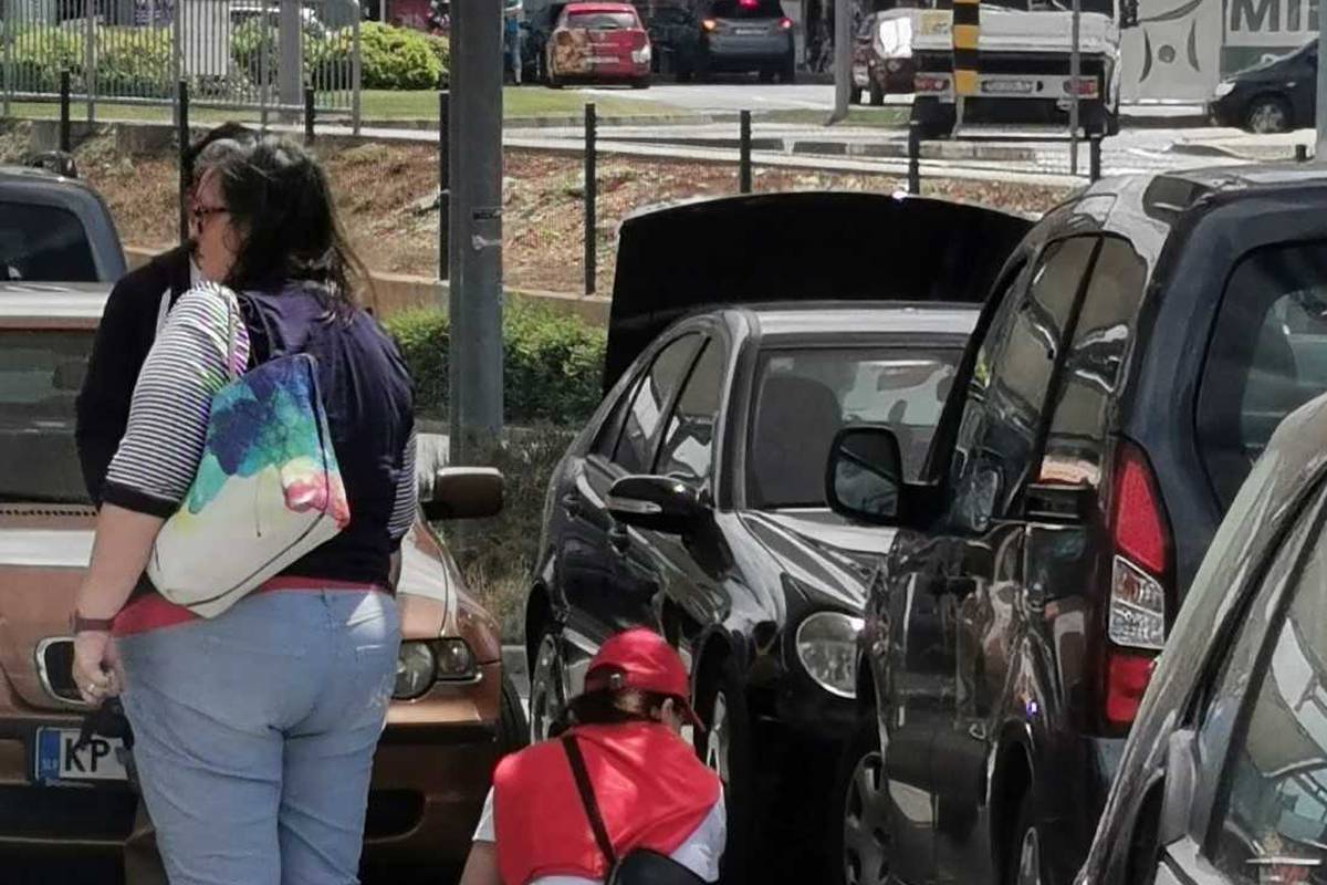 U Poreču: Potukli se ispred trgovine radi parkirnog mjesta