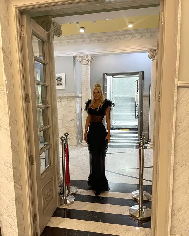 FOTO Obožava Vučića i Putina. Srpska političarka: Ružni bi da se politikom bave samo gabori!'