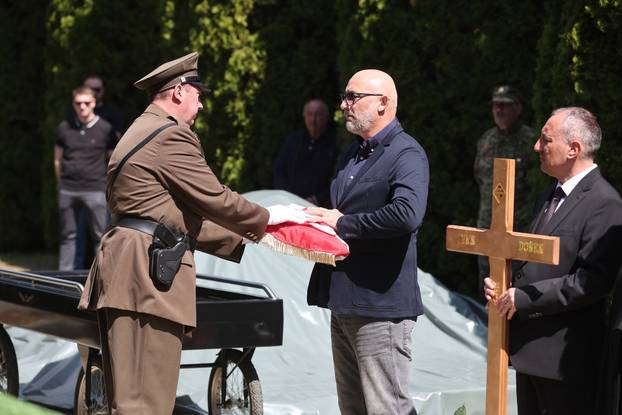 Vukovar: Sahrane nedavno identificiranih branitelja pronađenih na Petrovačkoj doli kod Vukovara